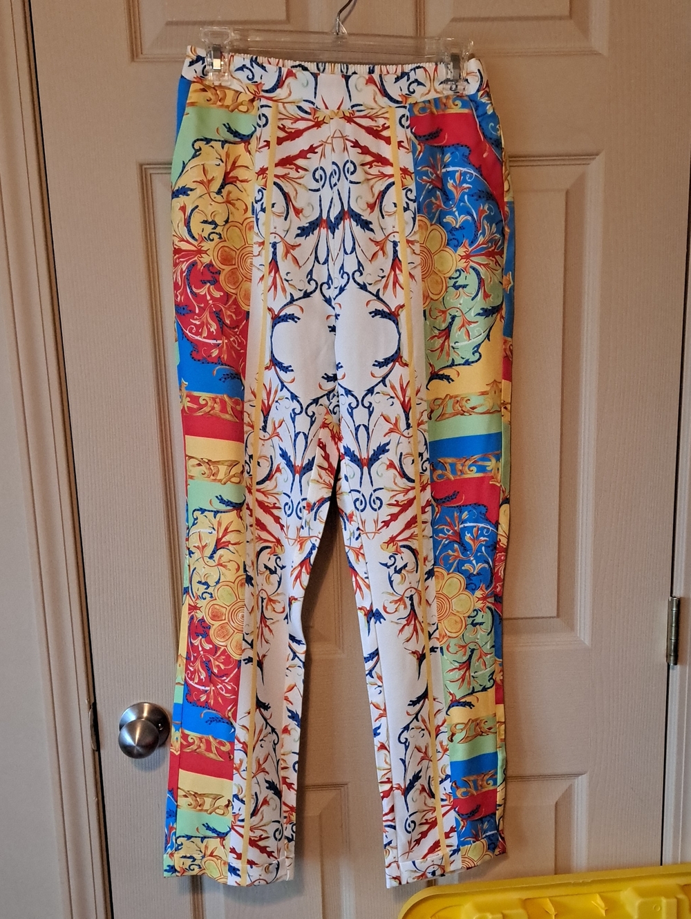 L'ATISTE White Multicolor Baroque Print Leggings